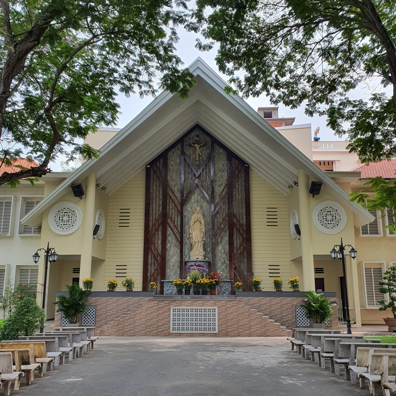 Nhà Thờ Chánh Tòa Mỹ Tho (Kiến Trúc Roman - Phục Hưng 1910) - 4