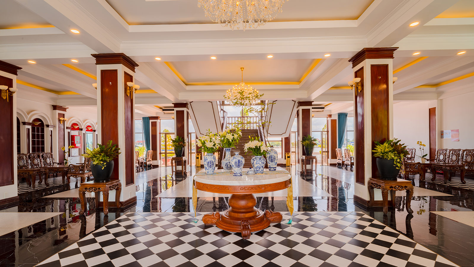 Khách Sạn Chương Dương (Chuong Duong Hotel - Bờ Kè 30/4)